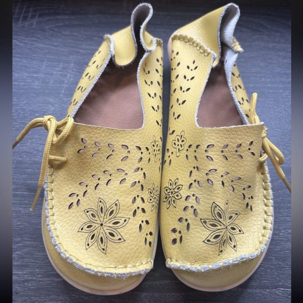 Socofy Women's Leather Moccasin Size 37 Size 6US Pale Yellow Slip On